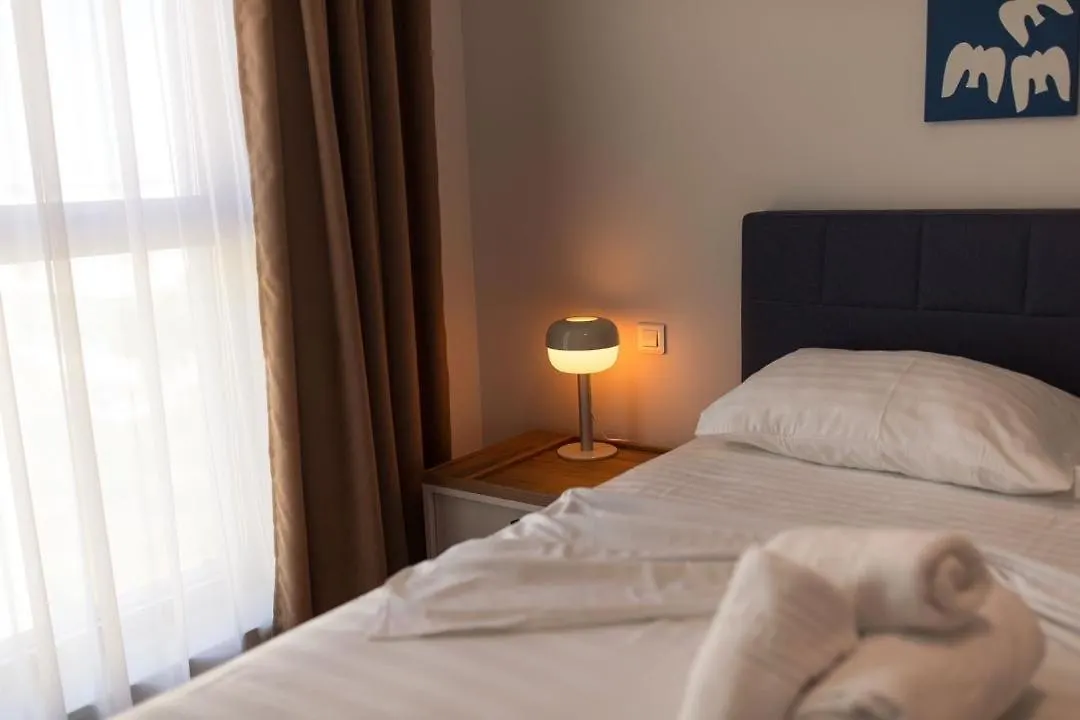 Escape Retreat I 1 Bedroom Apartment With Parking contacts